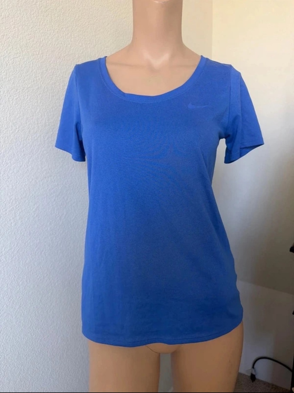 New Nike small Classic Scoop Neck Women's Top in Royal Blue